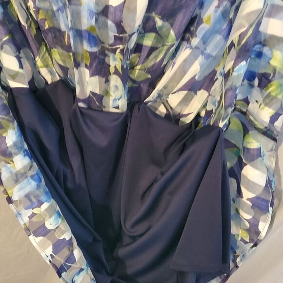 Sandra Darren Fit and Flare dress size 6 - Picture 11 of 14